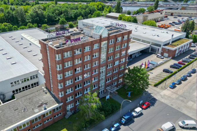 Sede de PohlCon en Alemania con instalaciones industriales y edificio corporativo