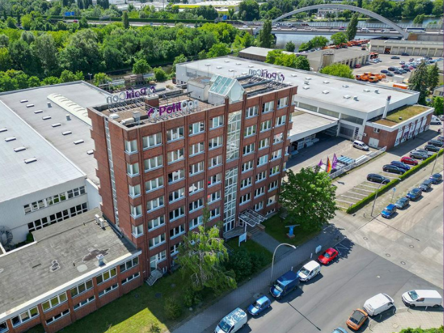 Sede de PohlCon en Alemania con instalaciones industriales y edificio corporativo