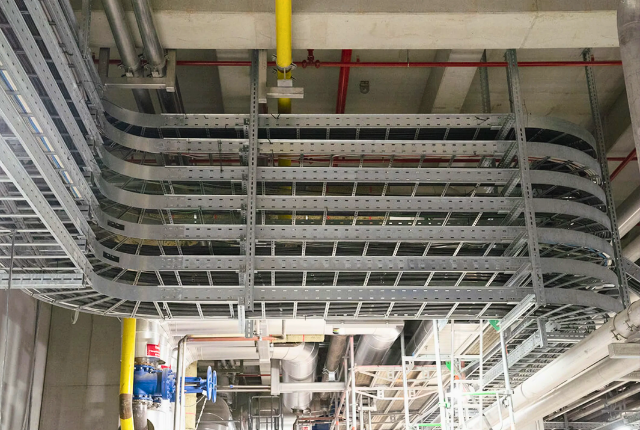 Instalación de bandejas portacables PohlCon en Palm Paper Factory Aalen
