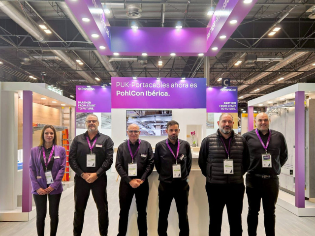 Equipo de PohlCon Ibérica ante su stand en MATELEC 2025