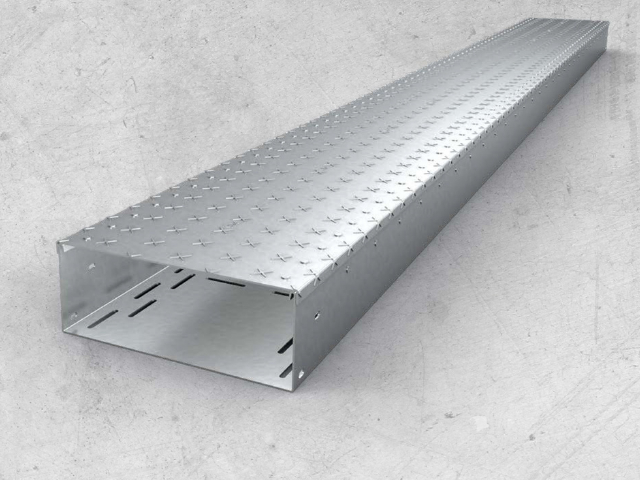 Canal pisable industrial BK 100 de PohlCon para cableado a nivel de suelo. Canal pisable industrial PohlCon con tapa antideslizante para tendido de cables a nivel de suelo en entornos industriales